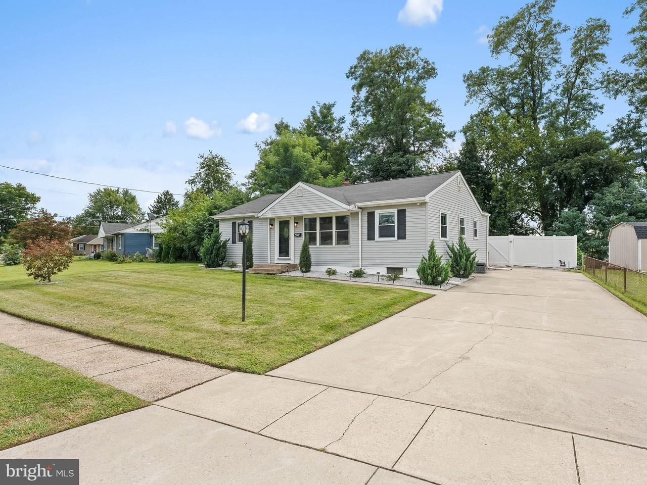 28 Drexel Ave - Photo 3 of 24