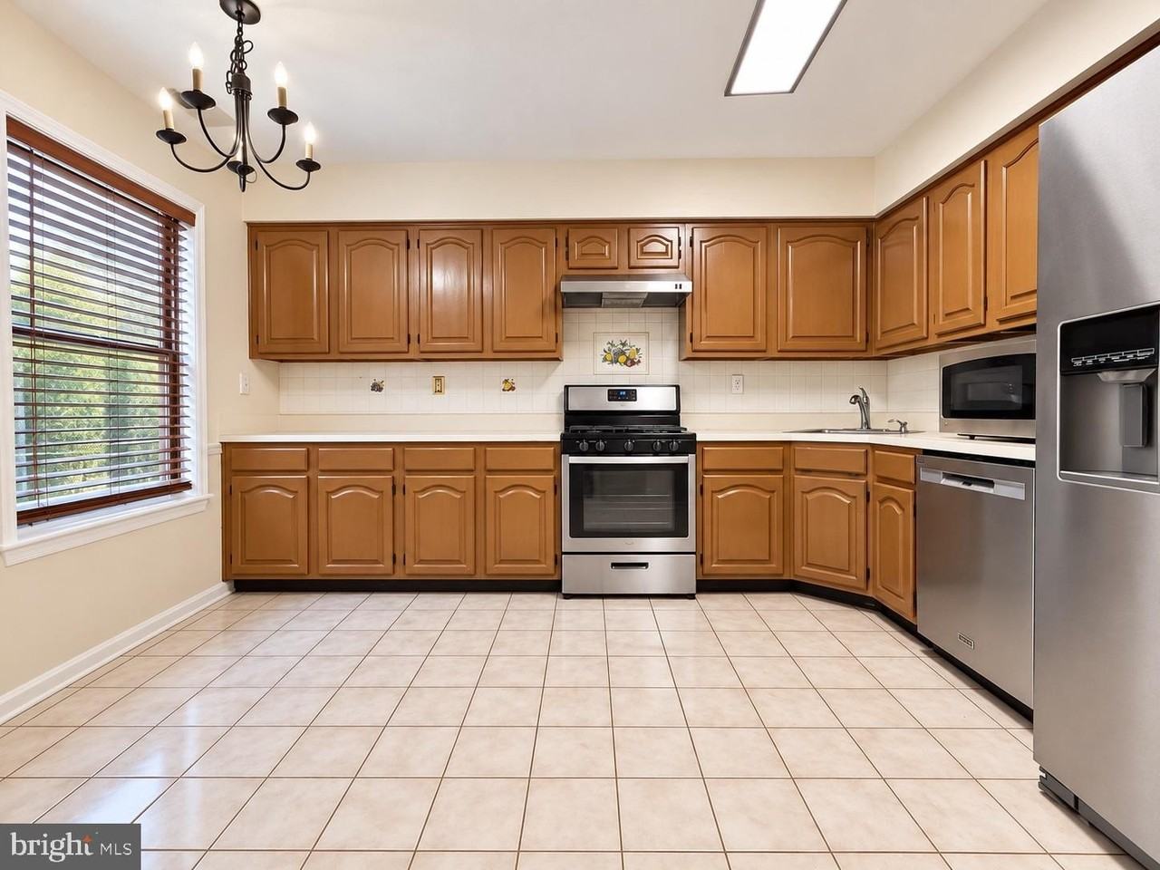 10 Colebrook Ct - Photo 3 of 22
