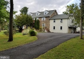 featured image of 176 Davisville Rd #2