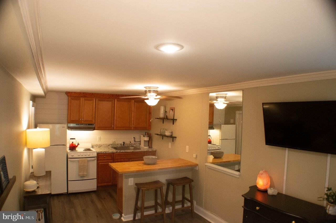 176 Davisville Rd #2 - Photo 4 of 13