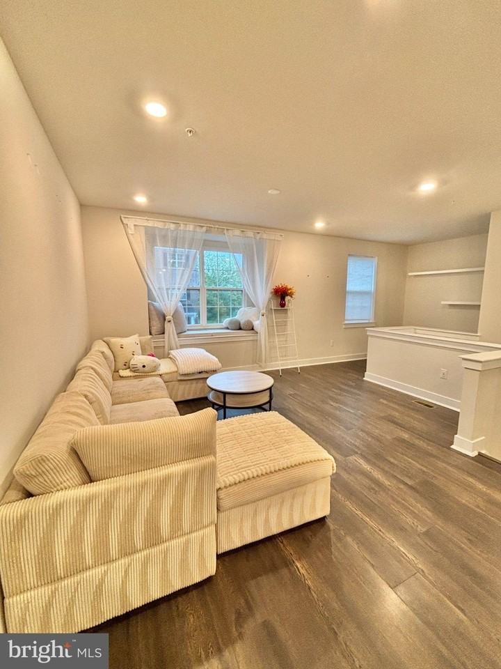118 Annapolis St #A - Photo 3 of 29