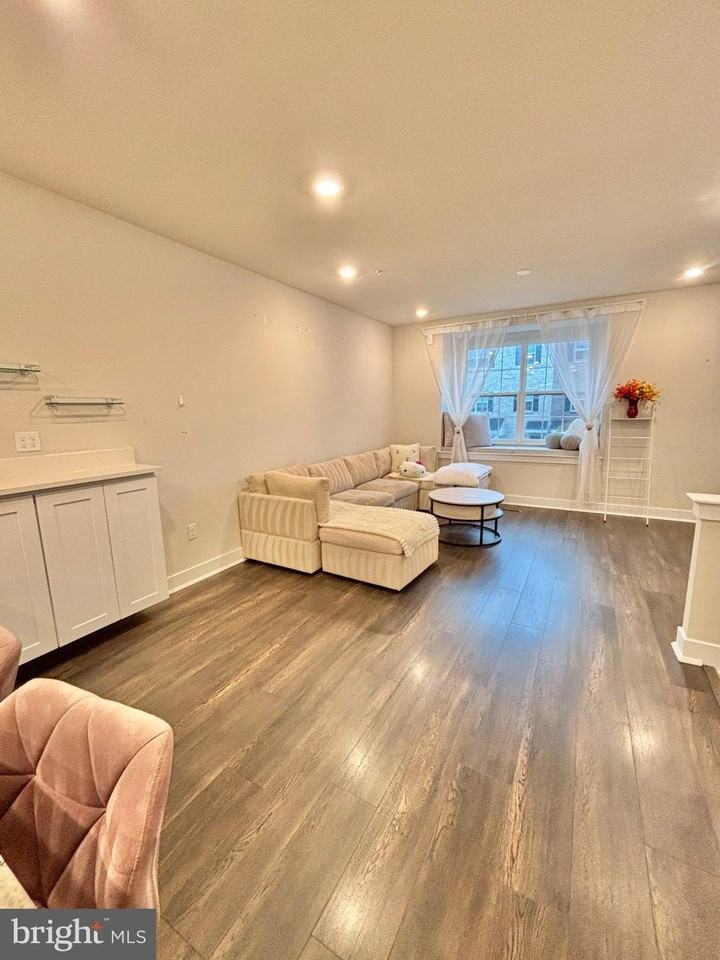 118 Annapolis St #A - Photo 5 of 29