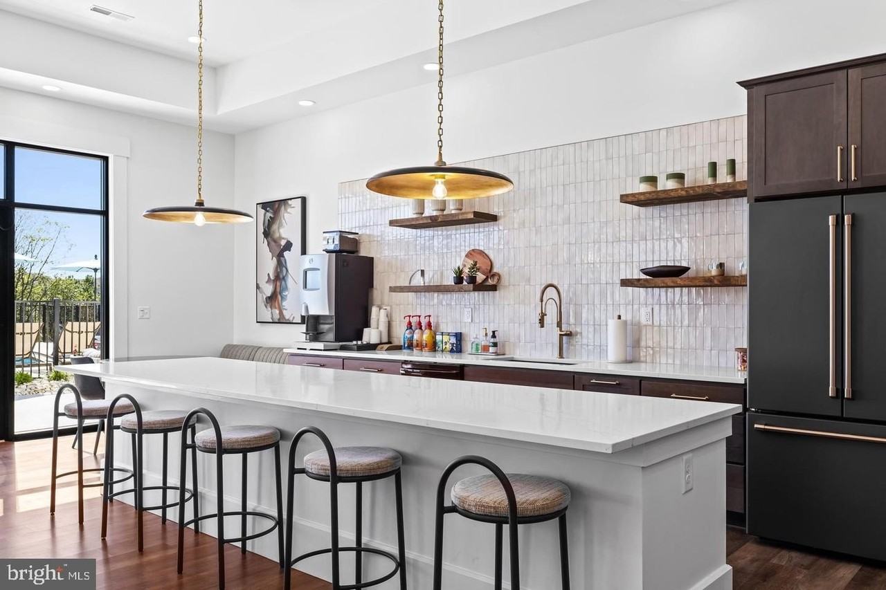 2749 Maplewood Cir - Photo 5 of 34