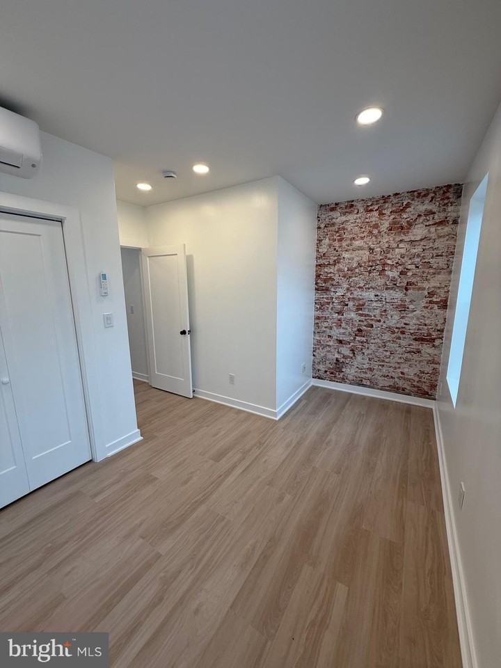 1723 N 25th St #3 - Photo 3 of 9