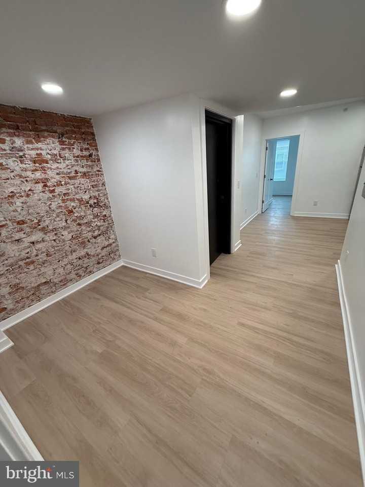 1723 N 25th St #3 - Photo 4 of 9