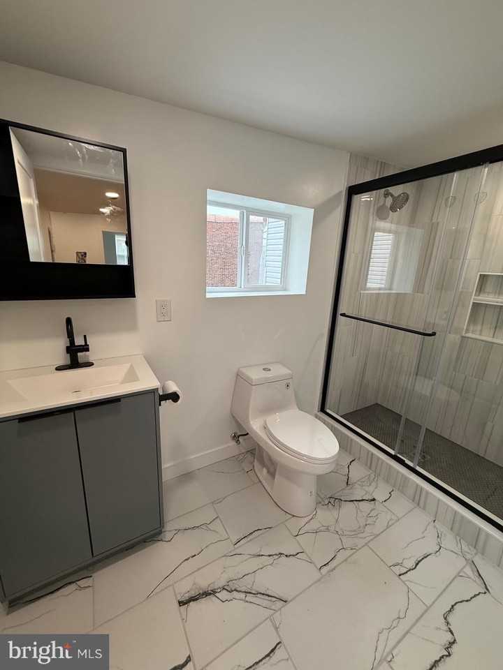 1723 N 25th St #3 - Photo 5 of 9