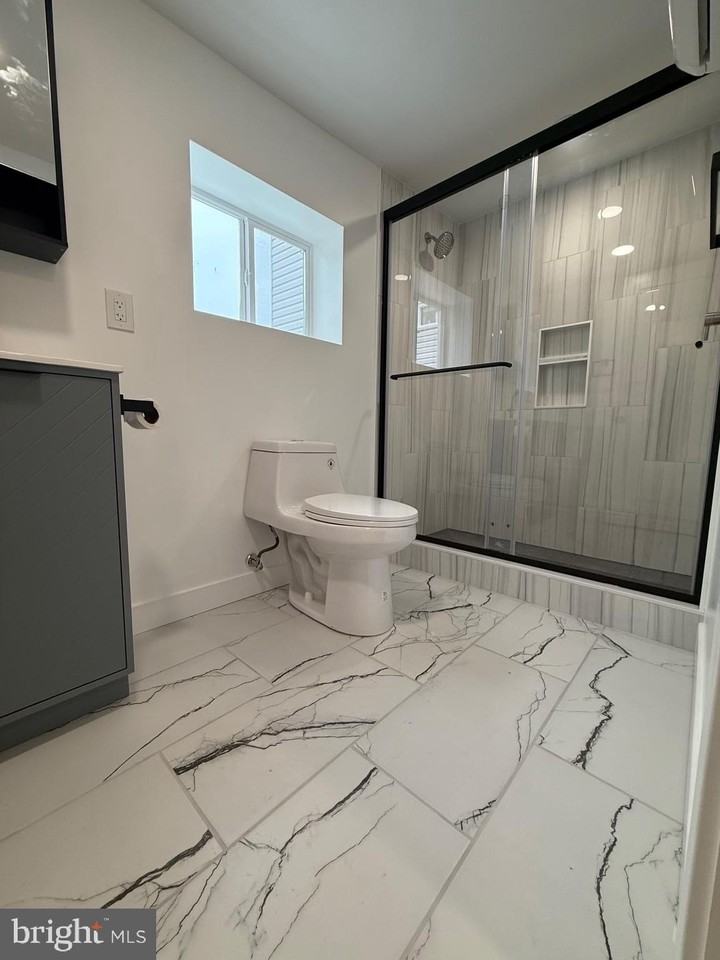 1723 N 25th St #3 - Photo 6 of 9