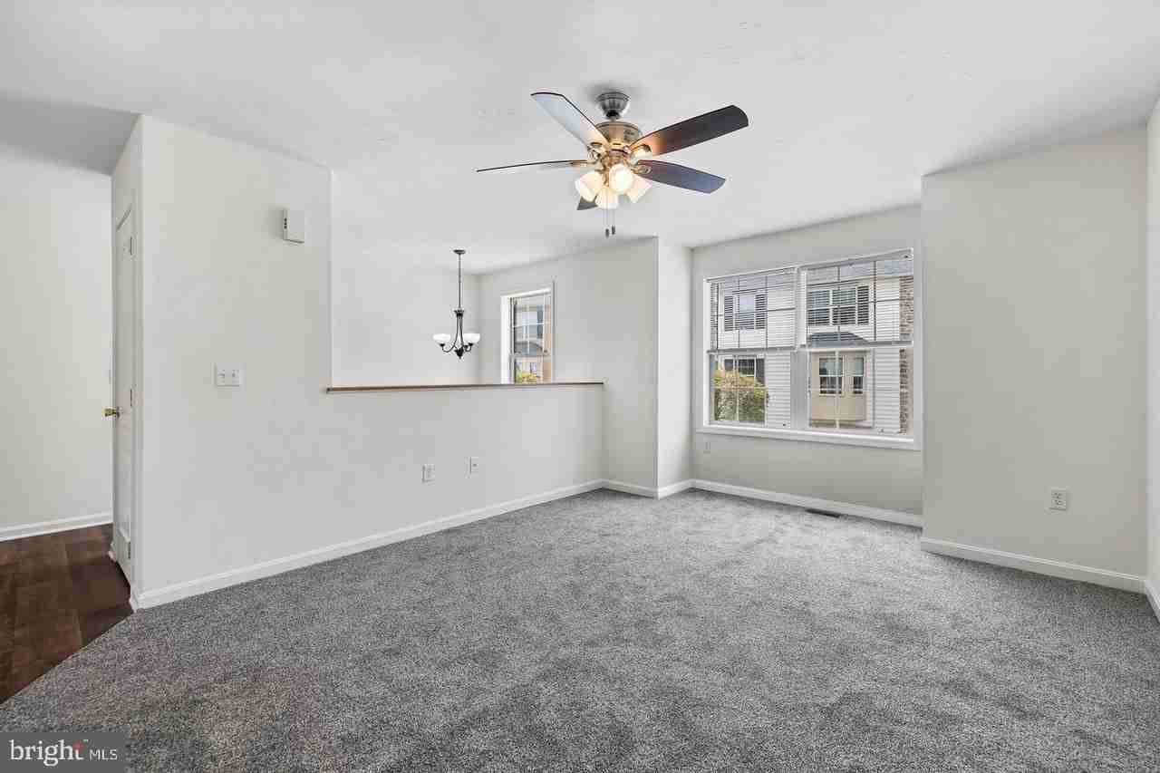 27 Shady Tree Ct - Photo 4 of 23