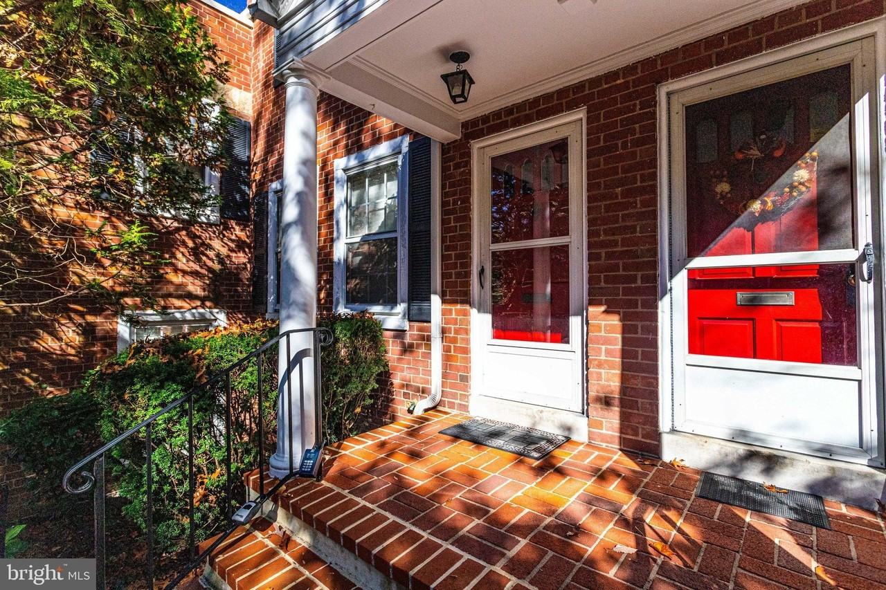 2723 S Buchanan St - Photo 4 of 50