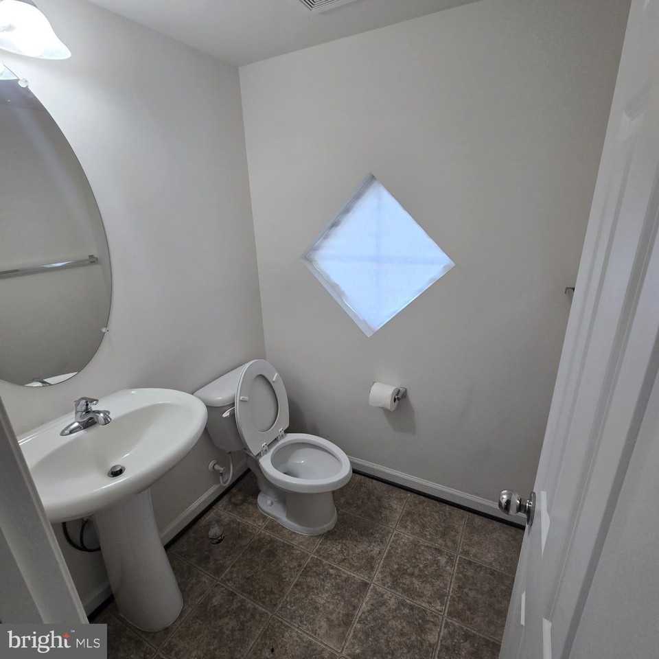 107 Dresden Ct - Photo 5 of 13