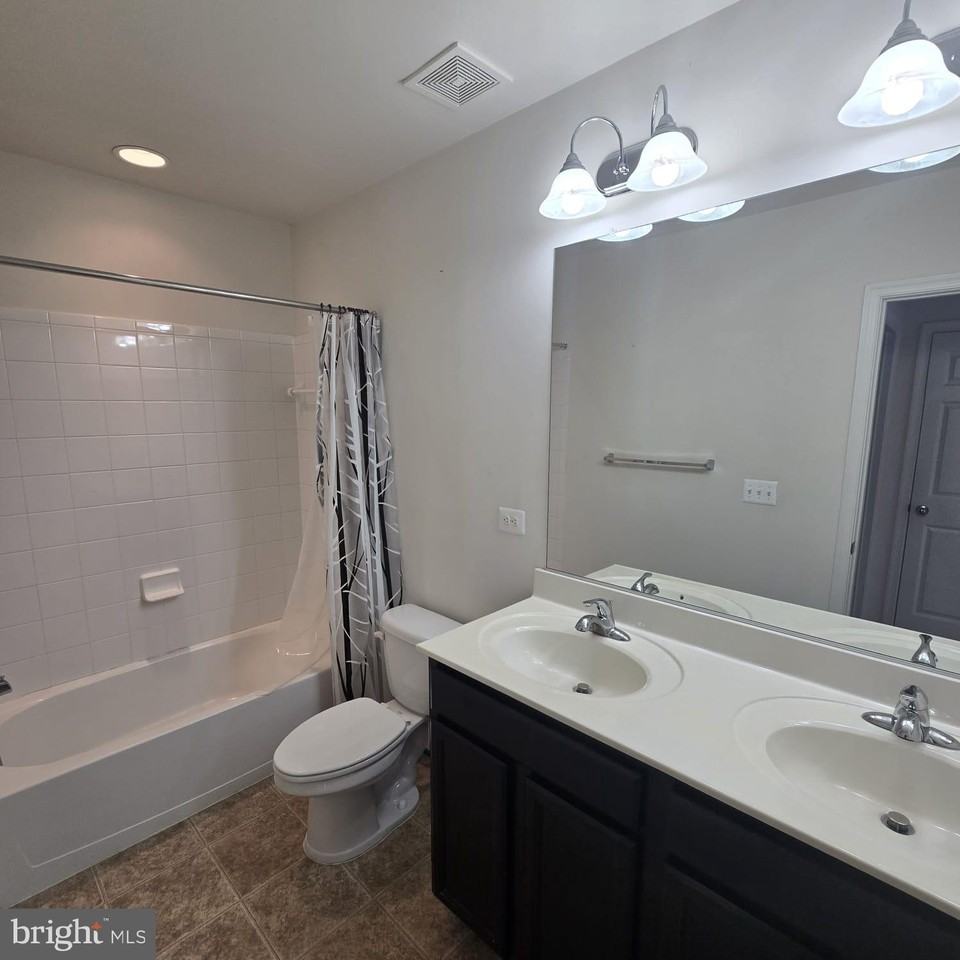 107 Dresden Ct - Photo 7 of 13