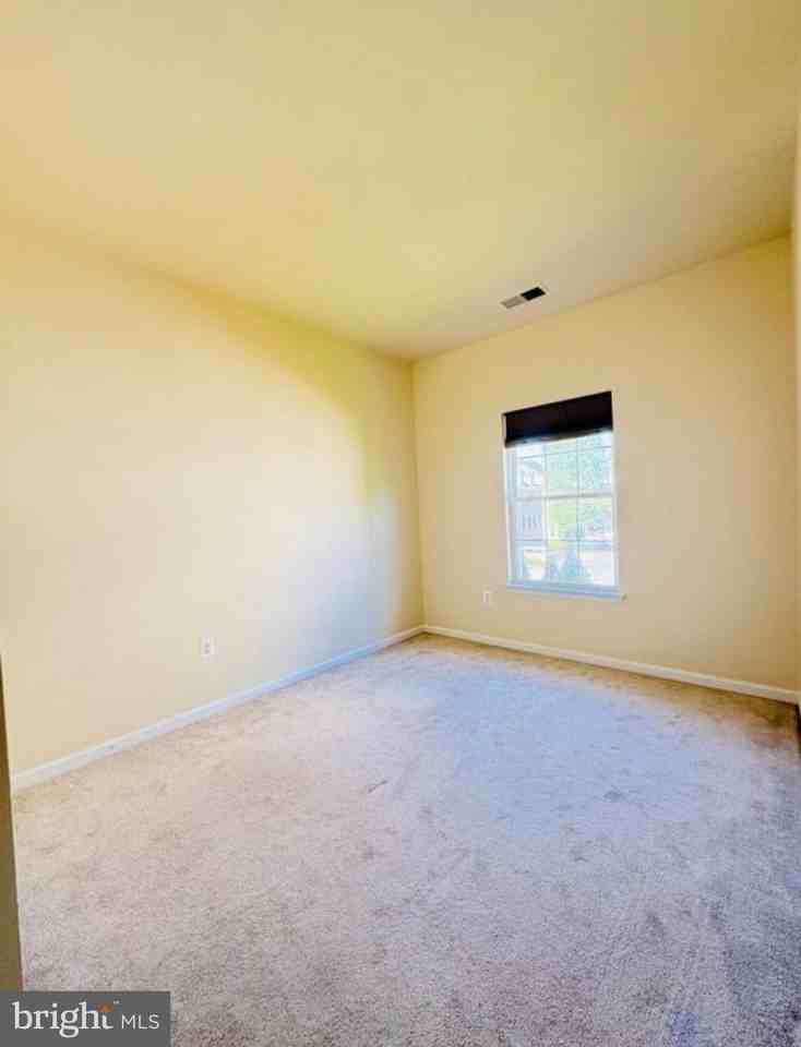 4665 Carisbrooke Ln - Photo 6 of 11