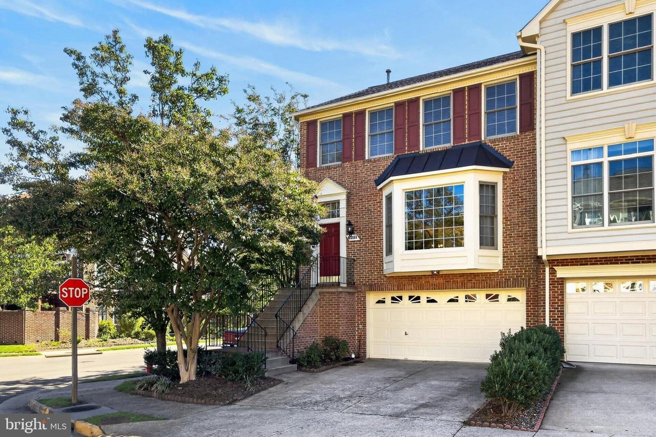 6251 Harbin Dr - Photo 2 of 50
