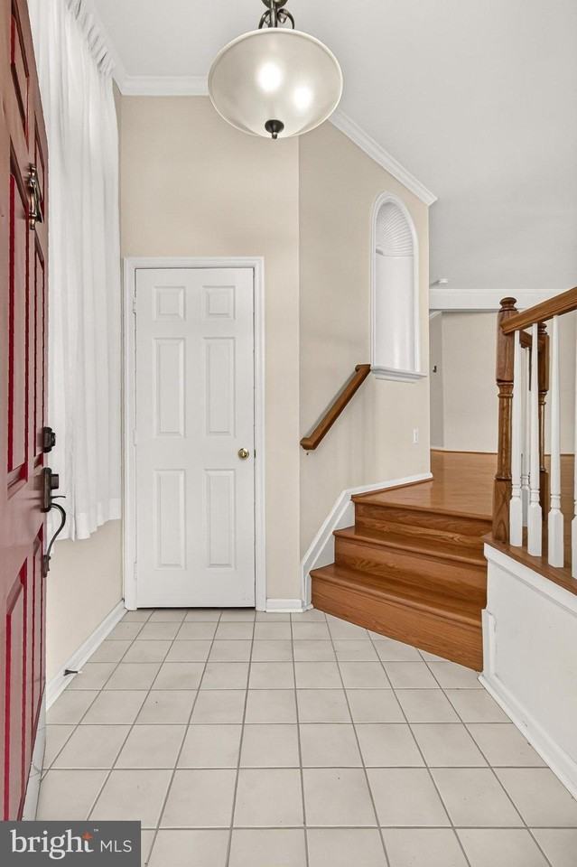 6251 Harbin Dr - Photo 4 of 50