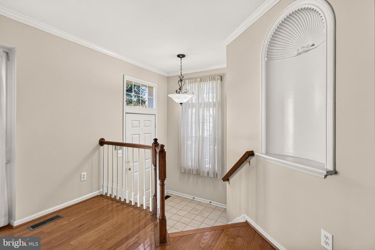 6251 Harbin Dr - Photo 5 of 50