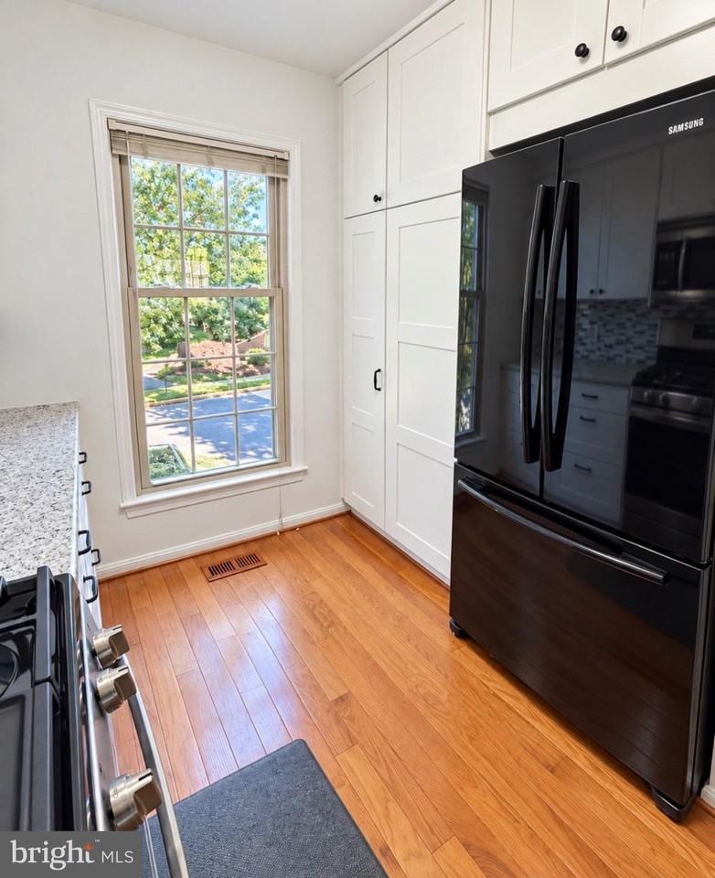 3022 Kings Village Rd - Photo 7 of 33