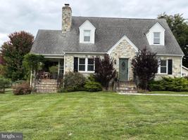 featured image of 411 S 11th St