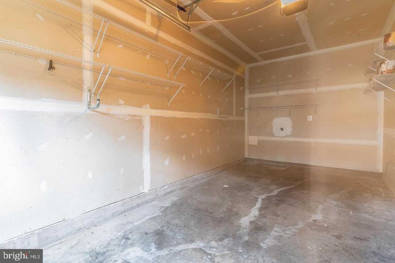 21927 Windy Oaks Sq - Photo 6 of 49