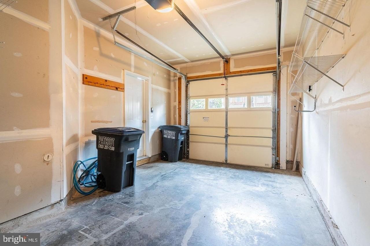 21927 Windy Oaks Sq - Photo 7 of 49