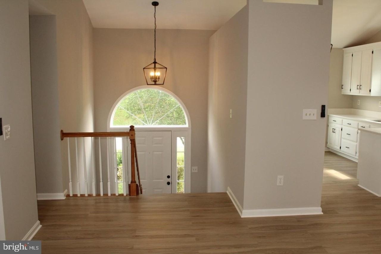 5908 Danielle Dr - Photo 4 of 50