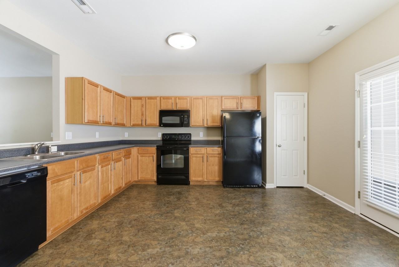 1429 Montonia St - Photo 2 of 10