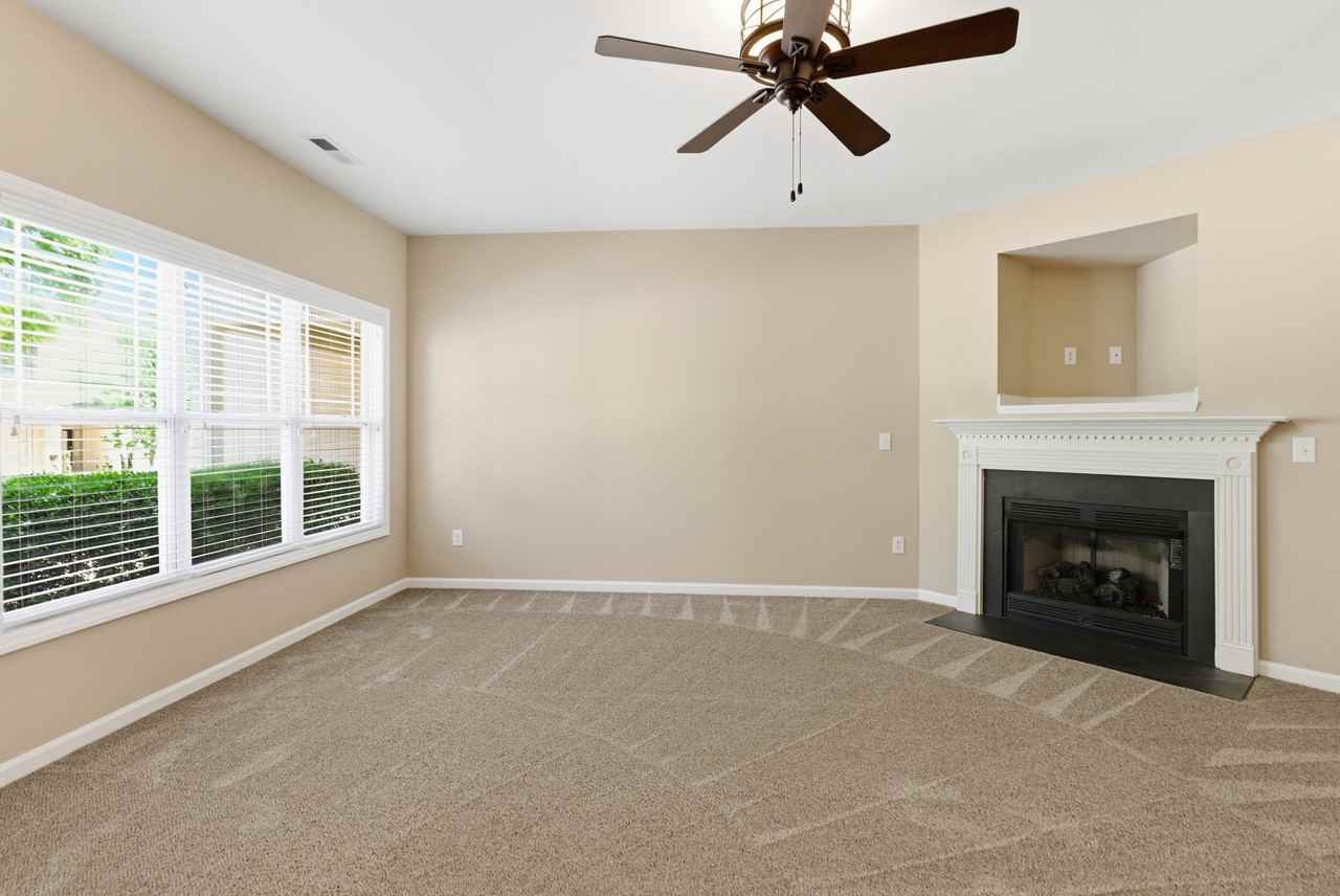 1429 Montonia St - Photo 3 of 10
