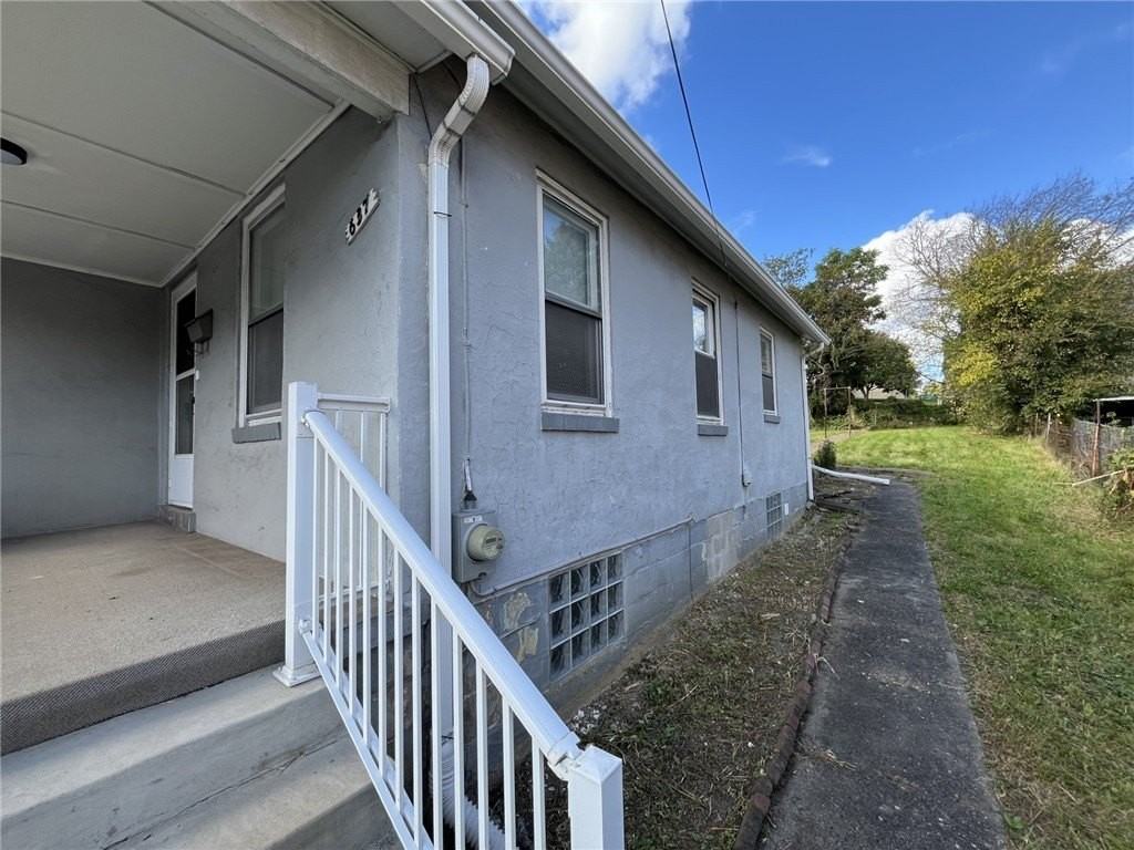 637 W Otterman St - Photo 3 of 23