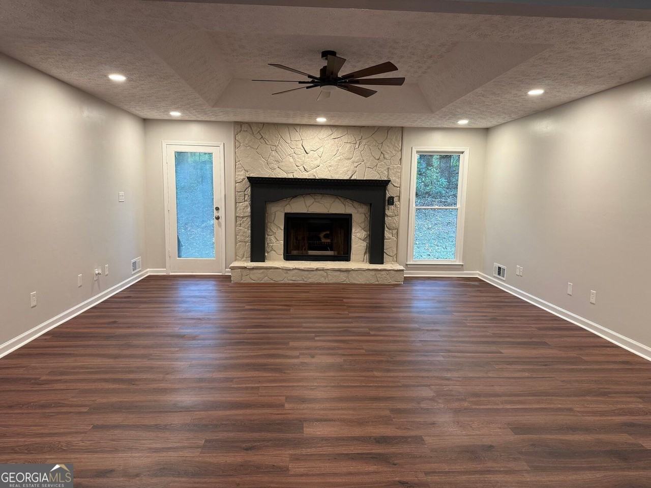 5350 Hearn Rd - Photo 5 of 18