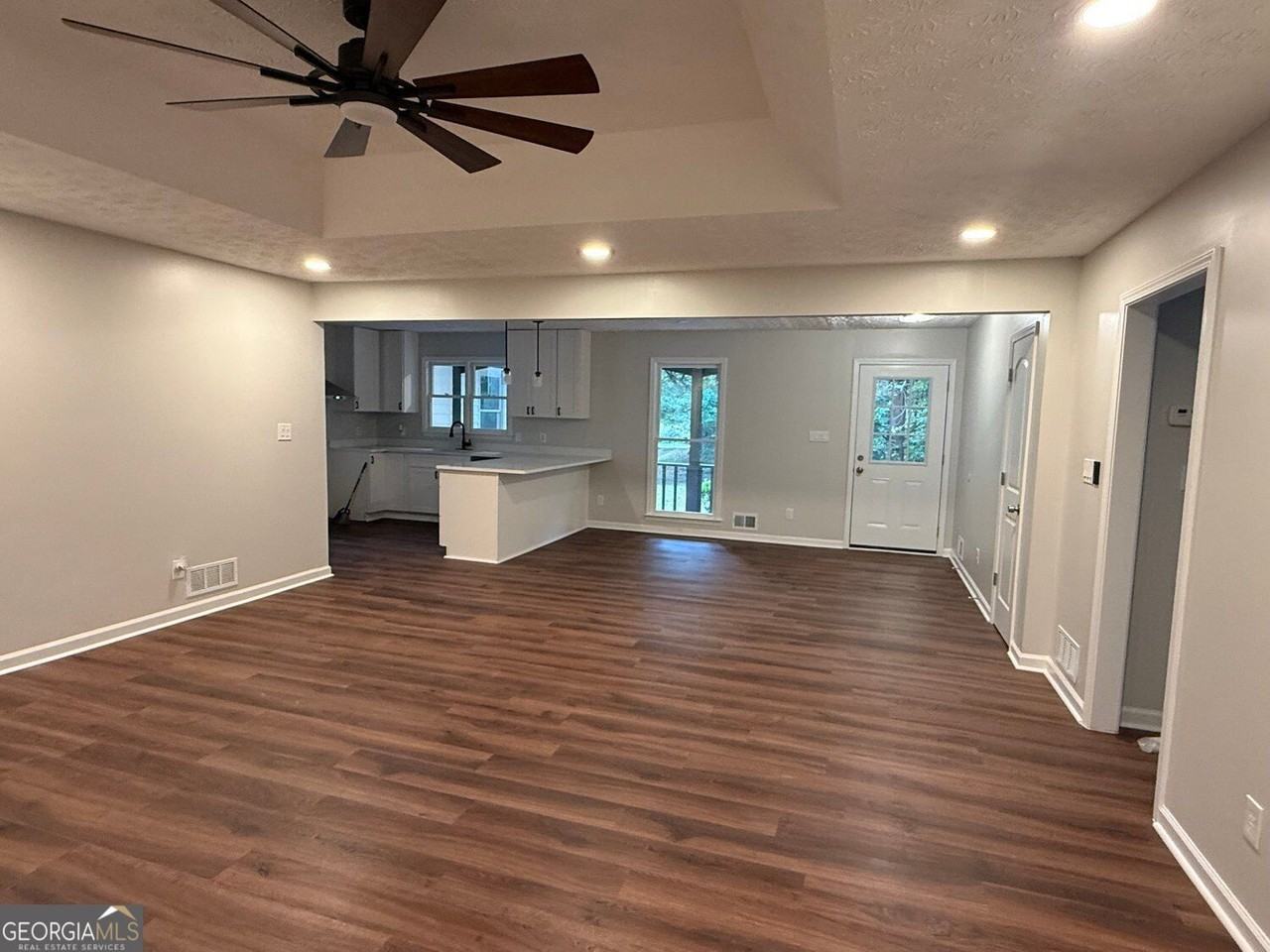 5350 Hearn Rd - Photo 6 of 18