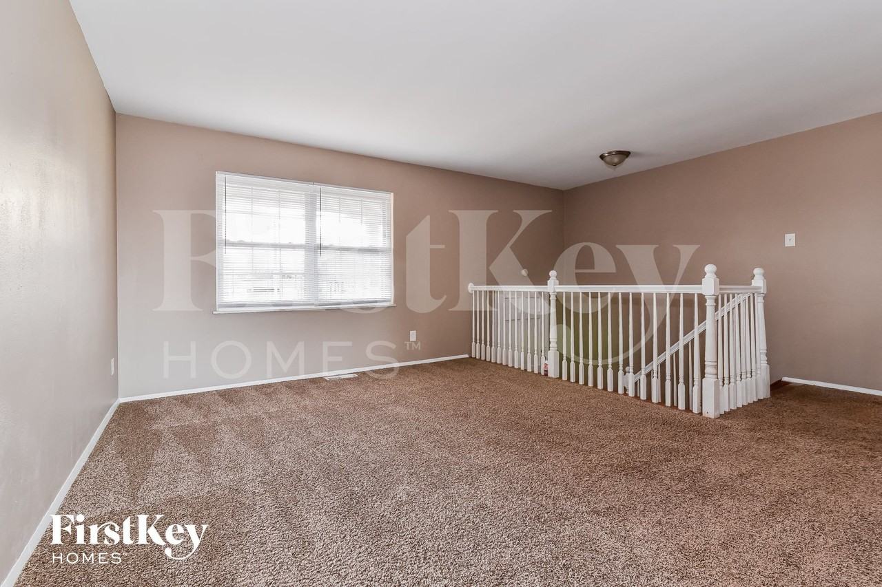 1615 Derhake Rd - Photo 7 of 15