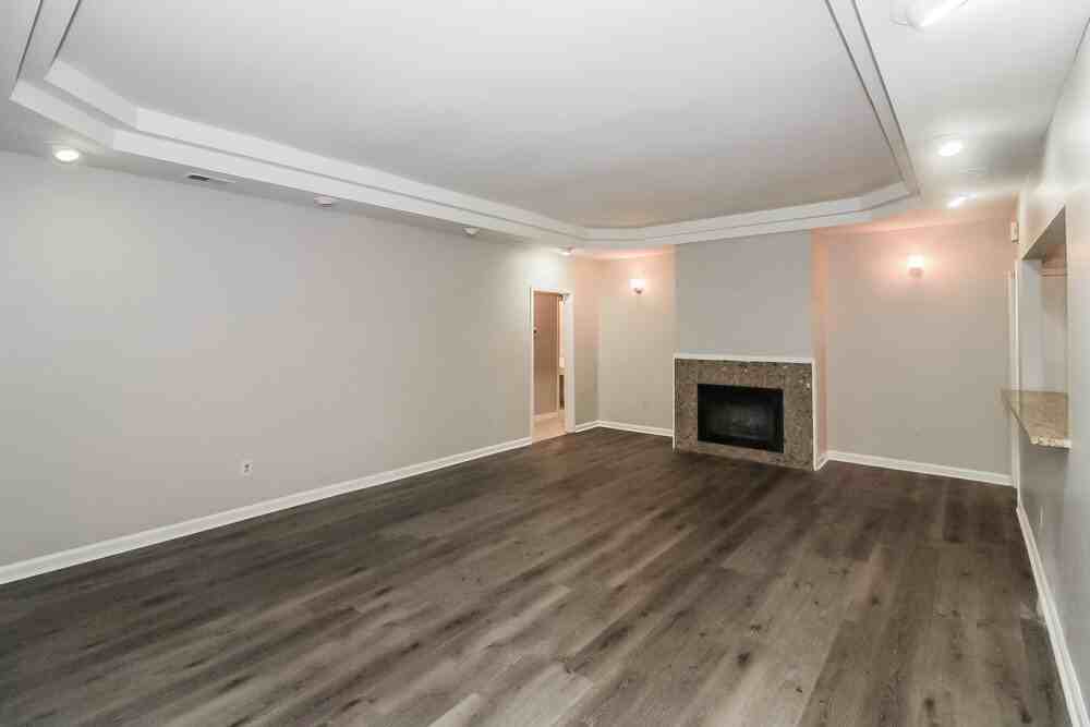 8268 Glenway Cv - Photo 4 of 16