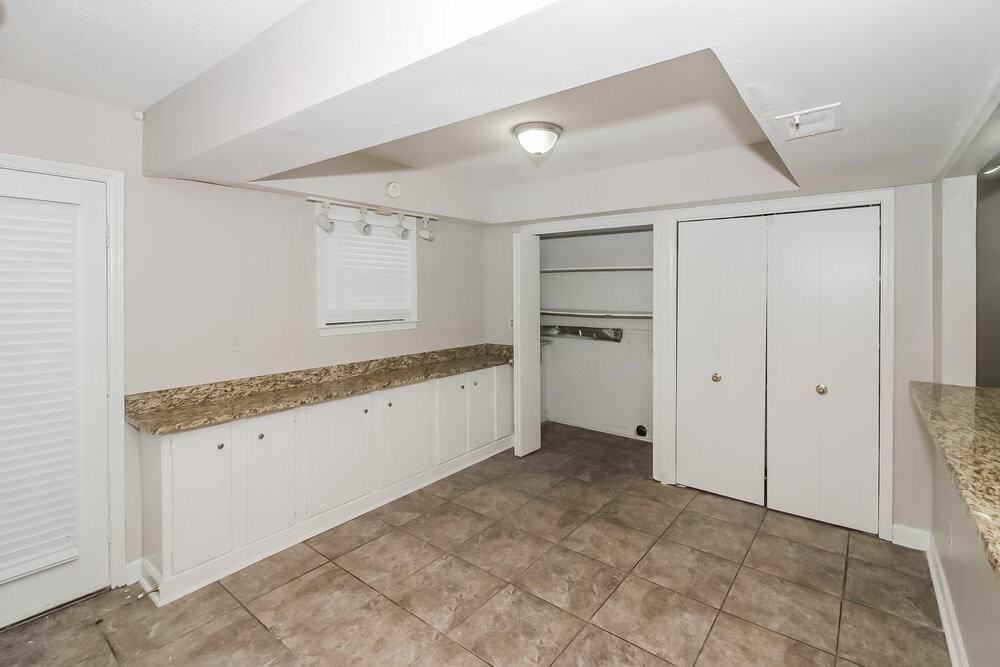 8268 Glenway Cv - Photo 6 of 16