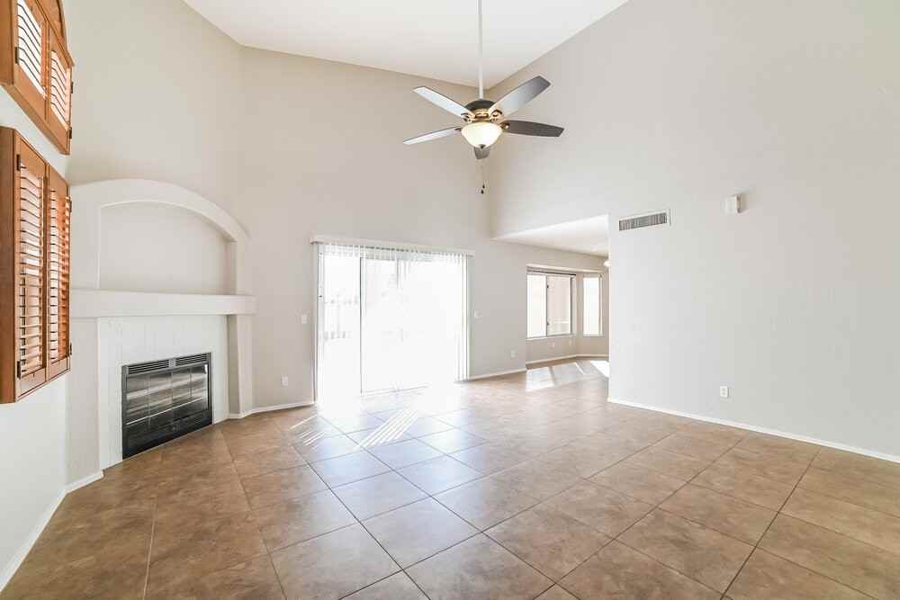 4519 E Sandia St - Photo 5 of 17