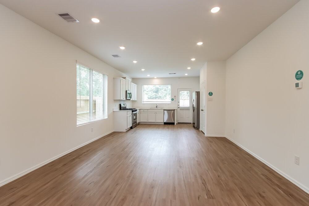 1918 Ballesteros St - Photo 4 of 17
