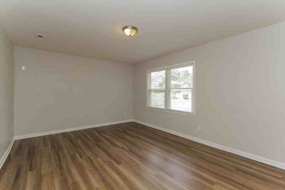 515 Milan Rd E - Photo 5 of 16