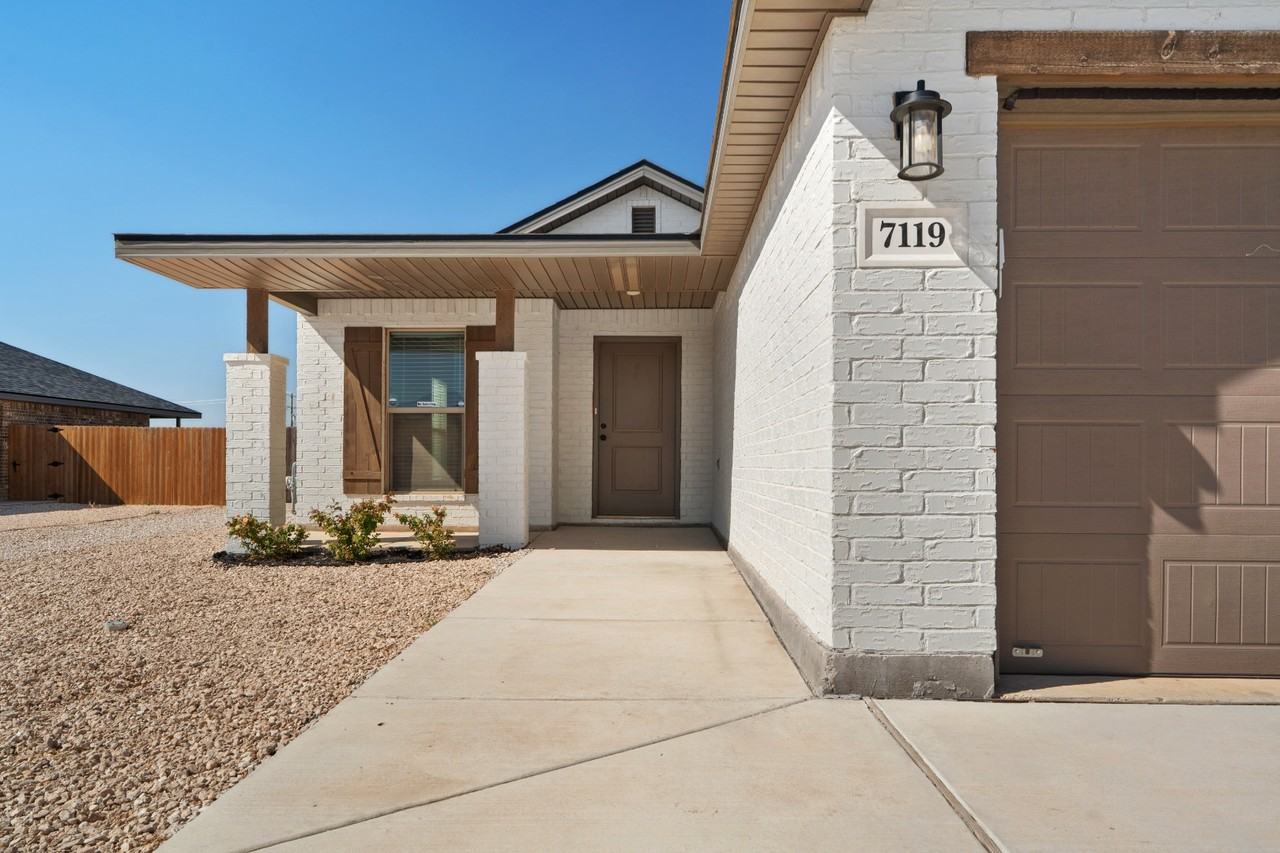 7119 Desert Spire