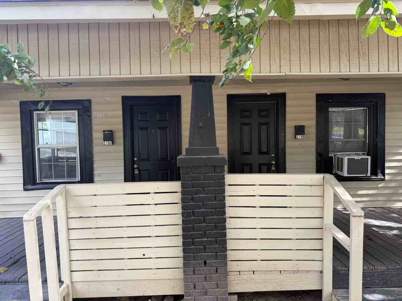 219 N Rosedale Ave - Photo 2 of 15
