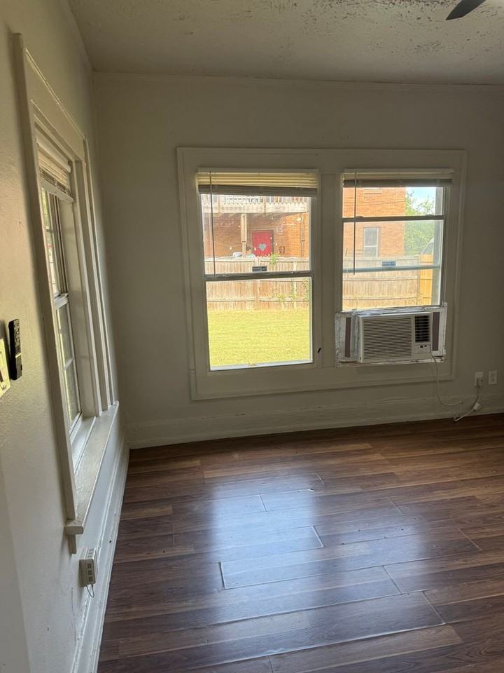 219 N Rosedale Ave - Photo 5 of 15
