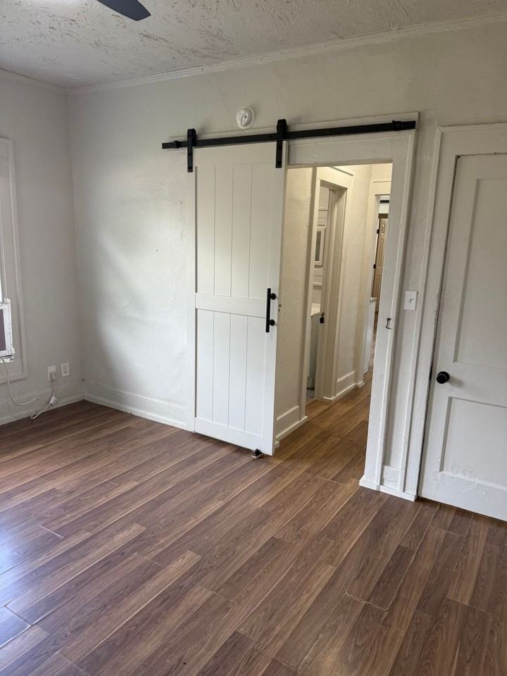 219 N Rosedale Ave - Photo 6 of 15