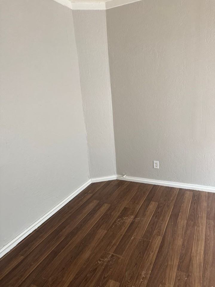 219 N Rosedale Ave - Photo 4 of 12