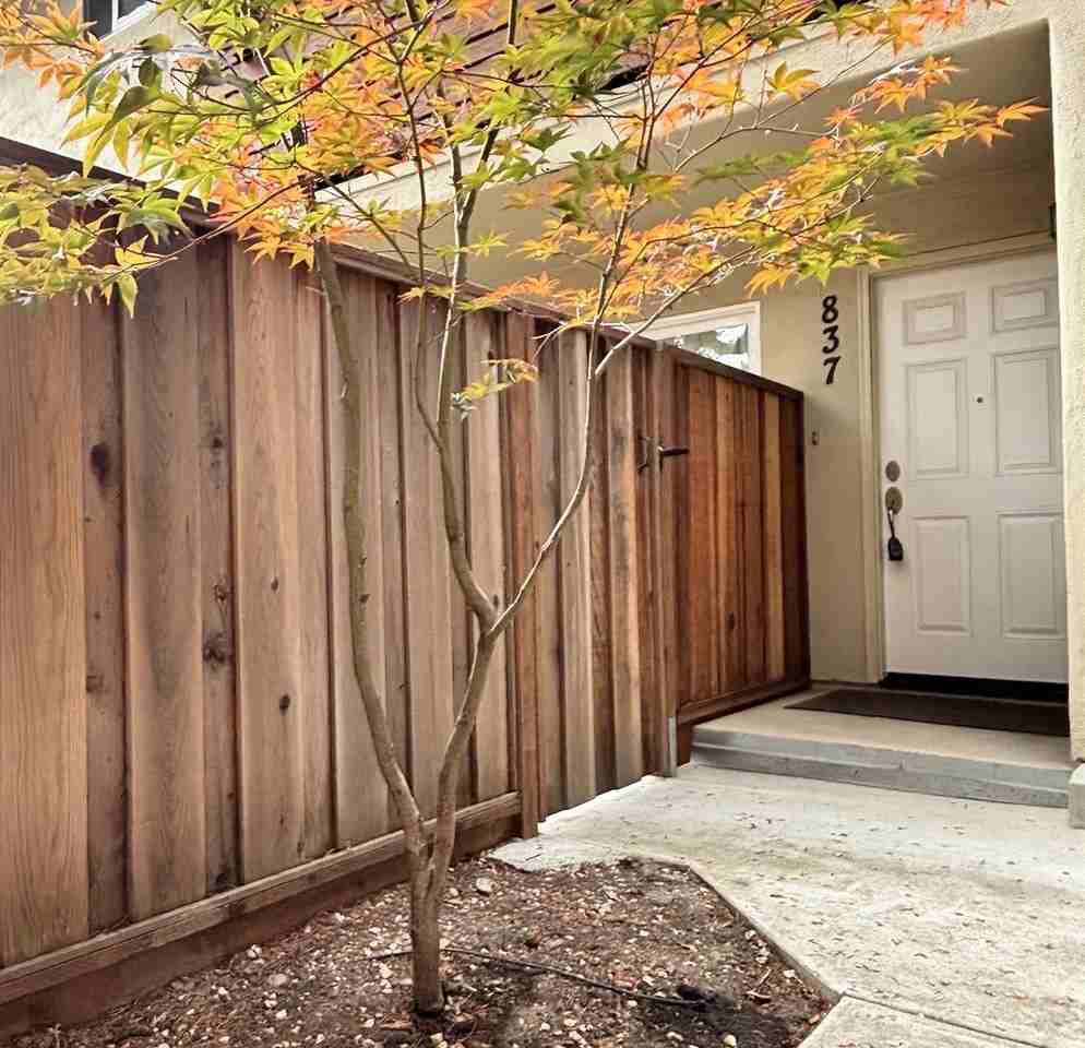 831 University Ave - Photo 2 of 17