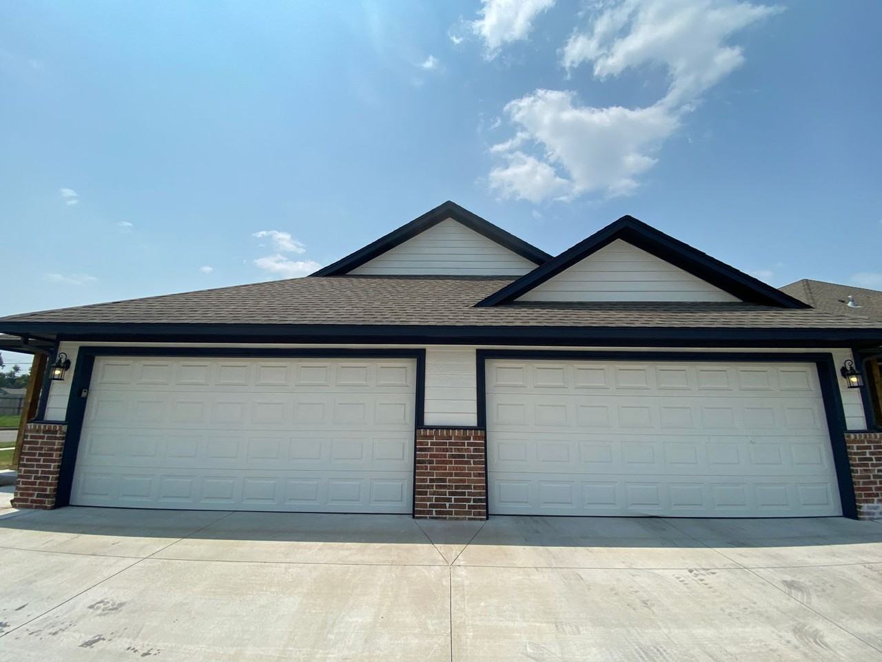 5203 Oakwood Villas Ct - Photo 2 of 18