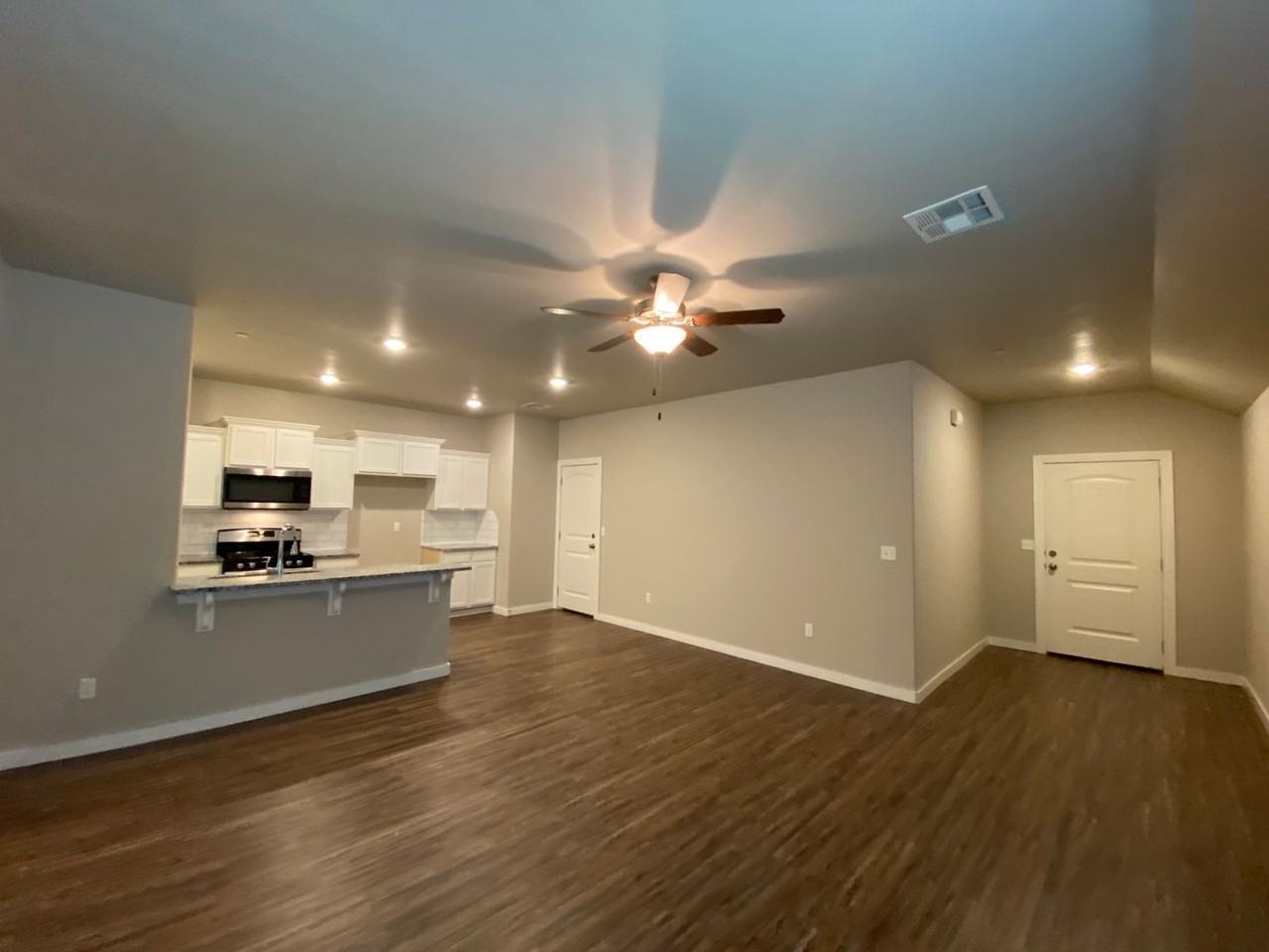 5203 Oakwood Villas Ct - Photo 4 of 18