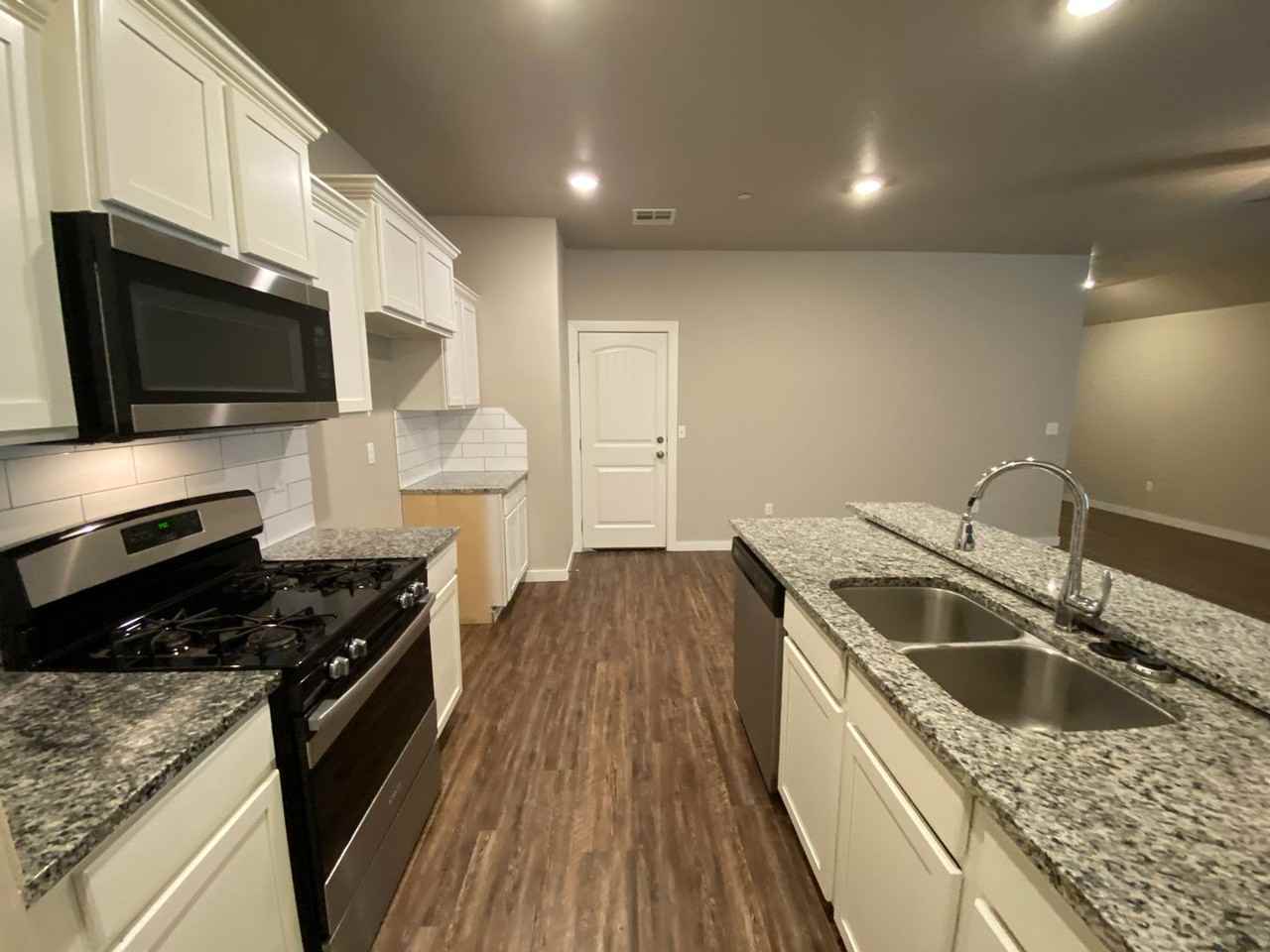 5203 Oakwood Villas Ct - Photo 7 of 18