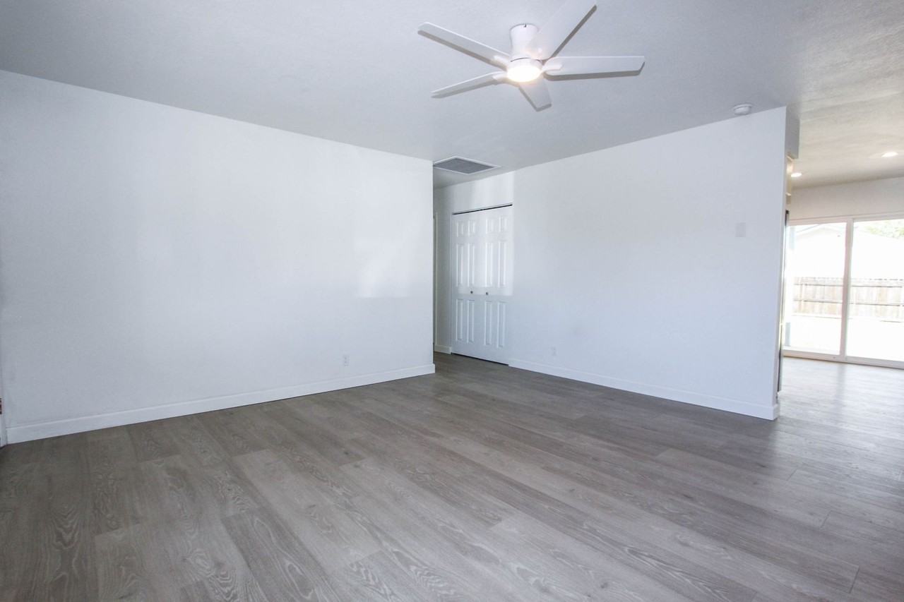 8642 E Apache Dr - Photo 4 of 18