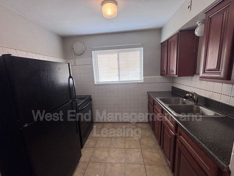 5311 Jamieson Ave #A - Photo 2 of 9