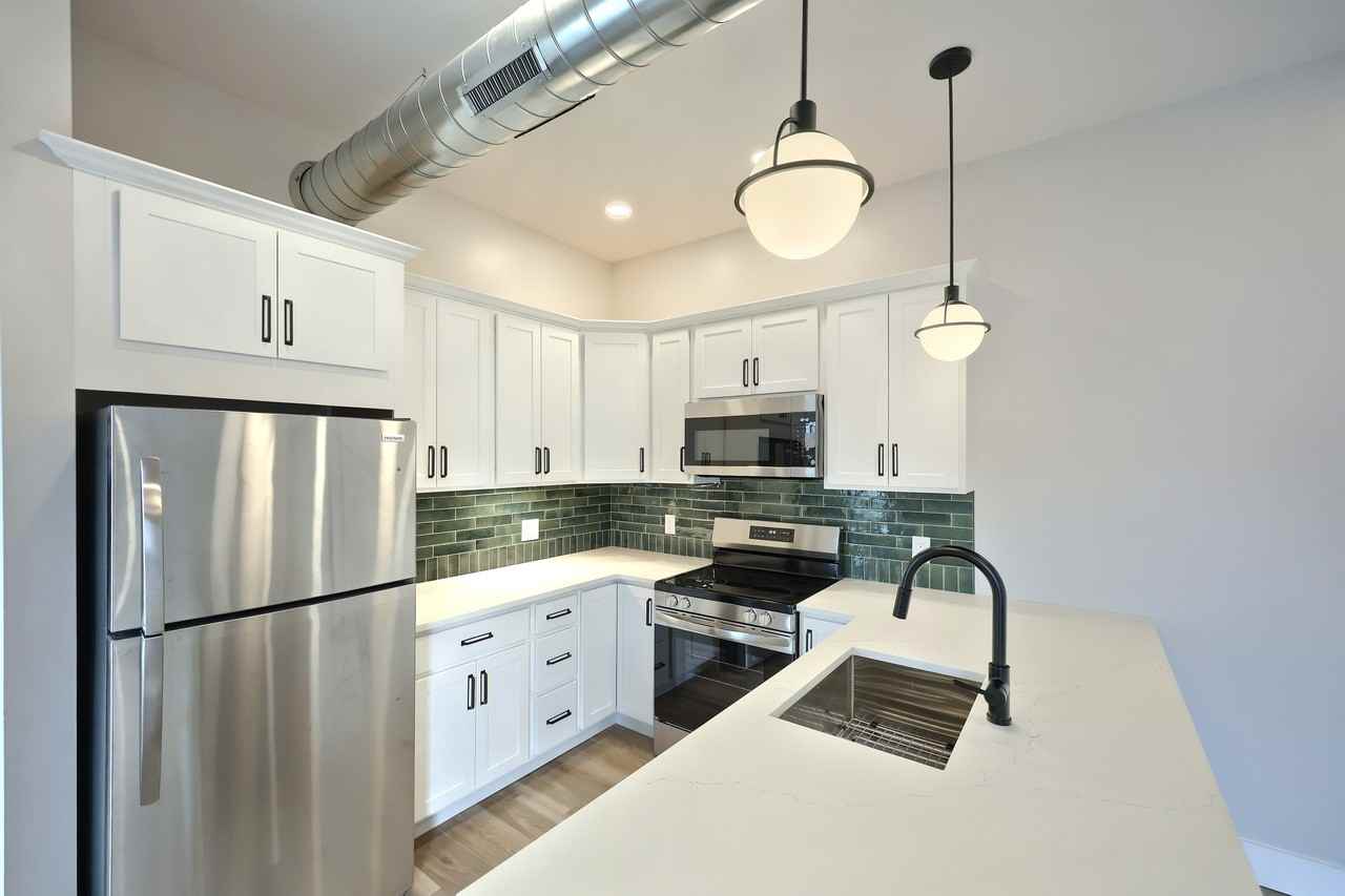 1111 N George St #3C - Photo 3 of 15