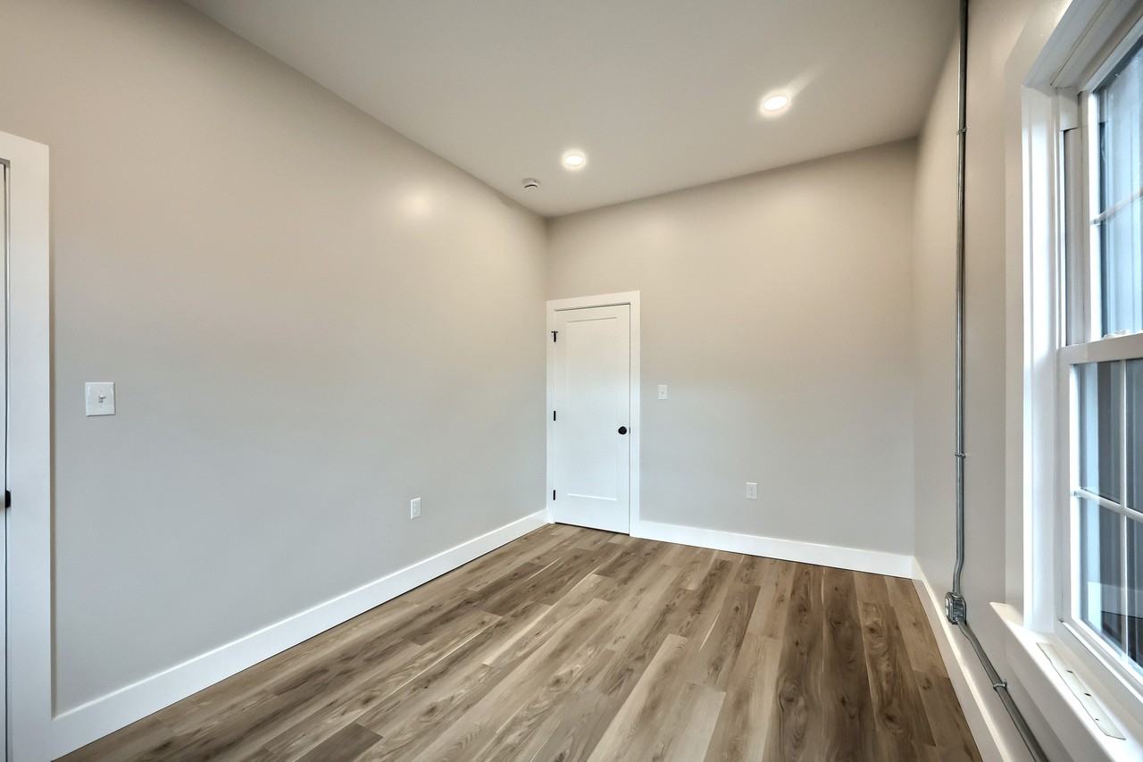 1111 N George St #3A - Photo 7 of 24