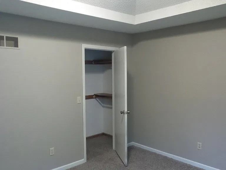 10721 N Walnut St - Photo 5 of 5