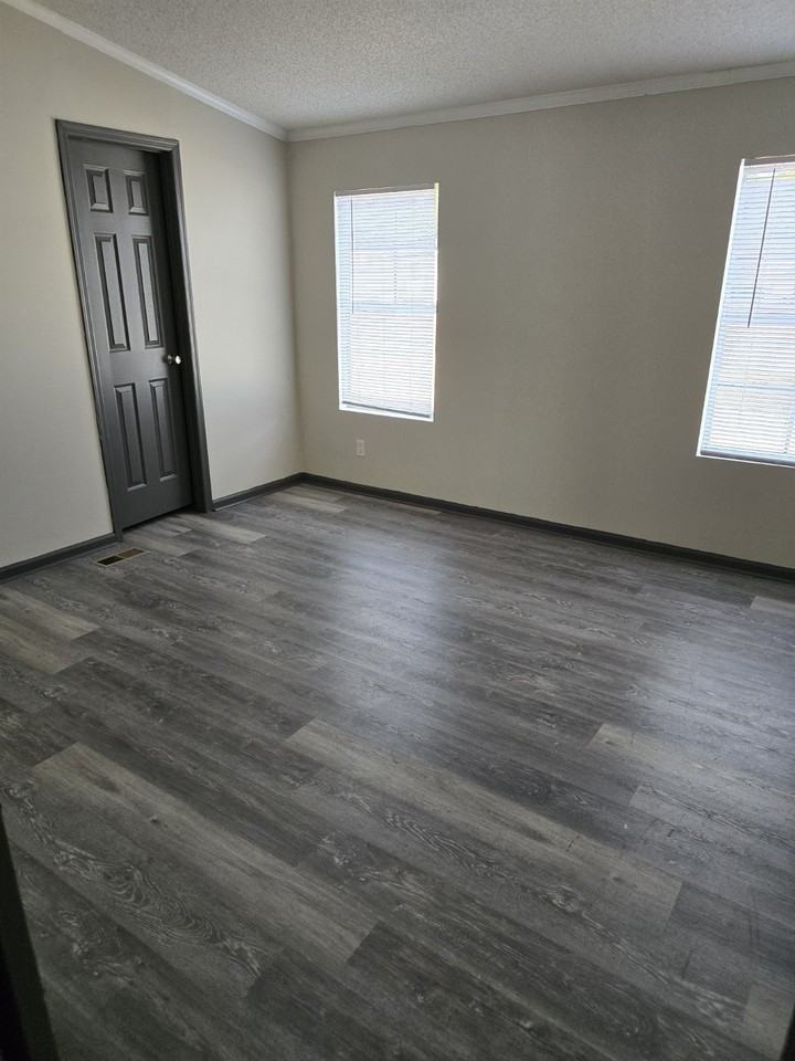 310 W Lionfish Ct - Photo 3 of 4